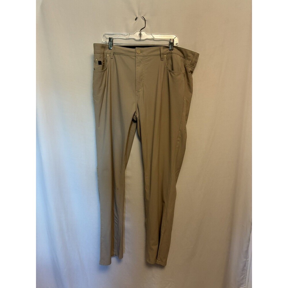 Vineyard Vines On the Go OTG Men’s size 40 x 32 pants tan golf active